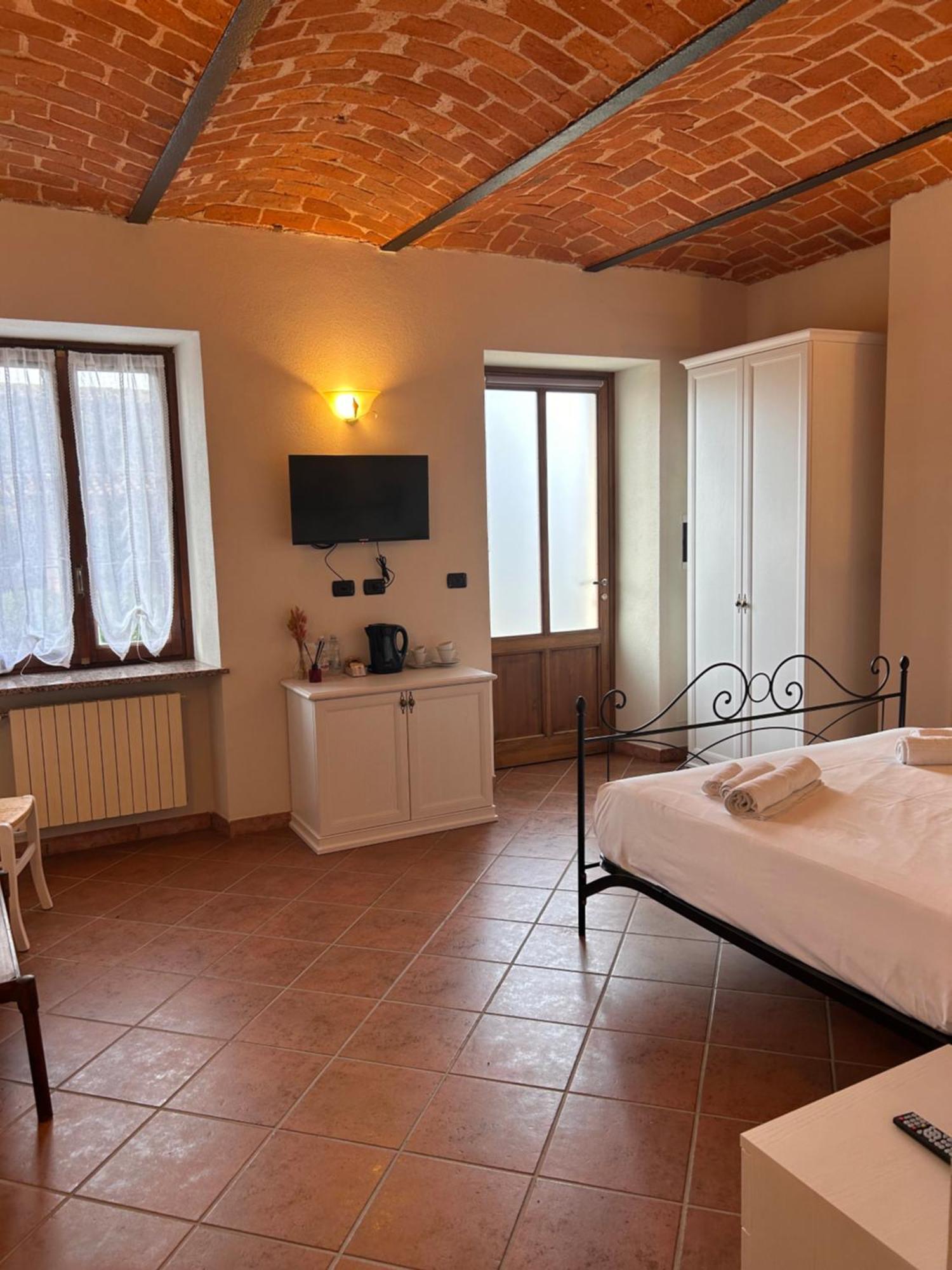 Tenuta Agricola La Cava- Cantina E Agriturismo San Damiano d'Asti Bagian luar foto