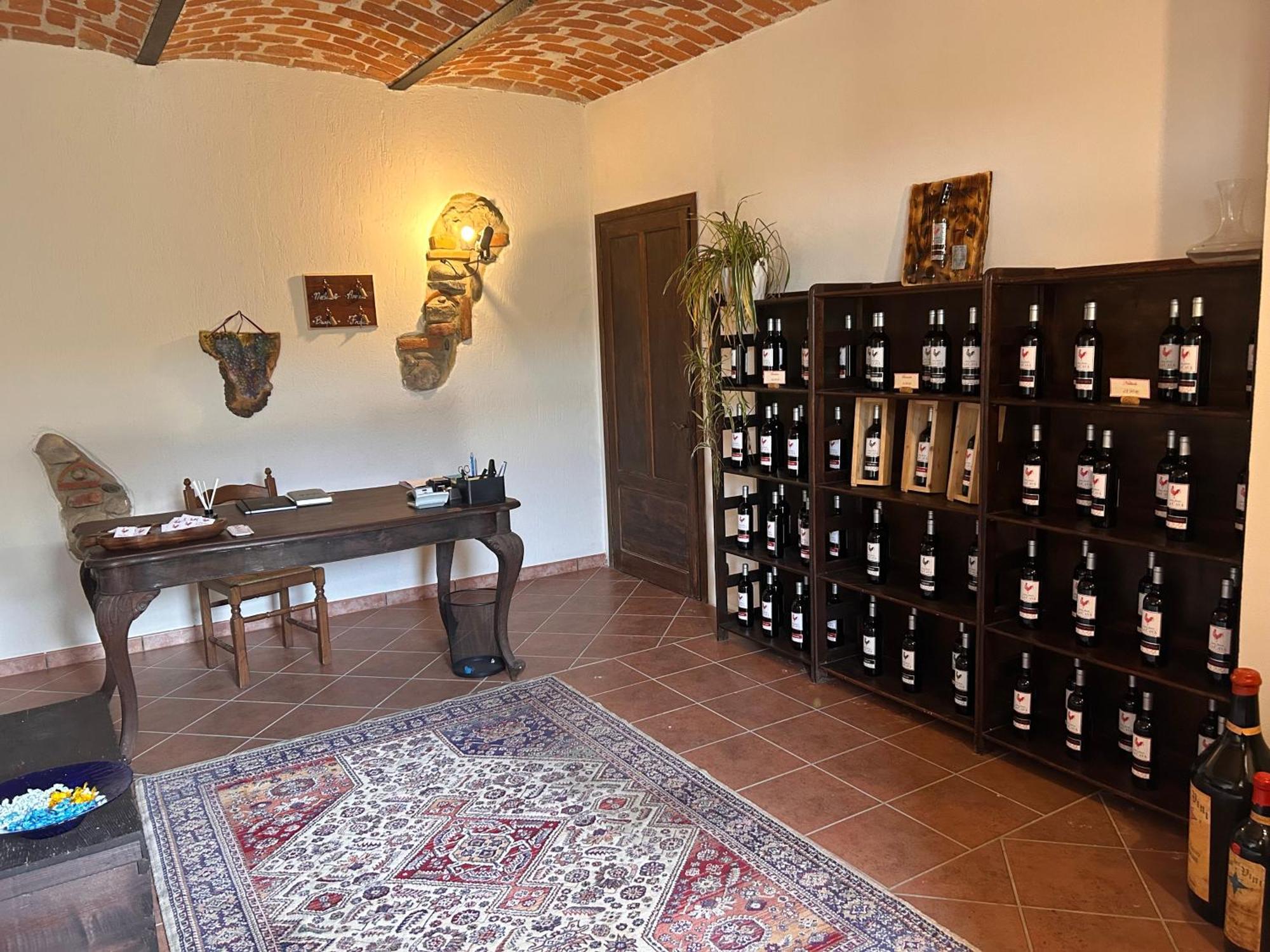 Tenuta Agricola La Cava- Cantina E Agriturismo San Damiano d'Asti Bagian luar foto